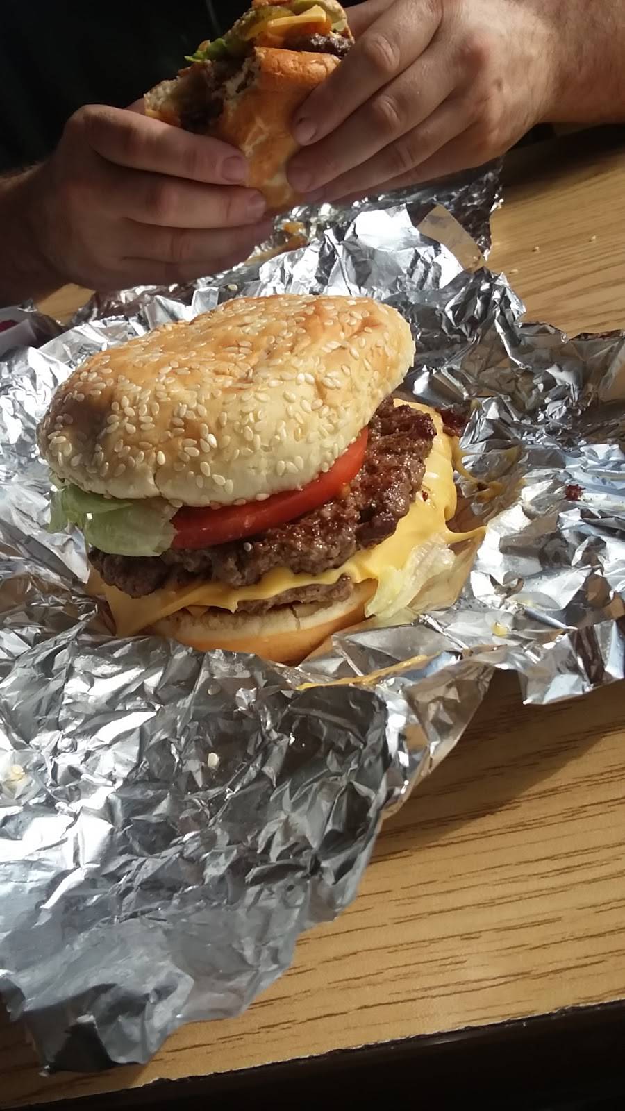 Five Guys | meal takeaway | 5411 Harvey St, Muskegon, MI 49444, USA | 2317983555 OR +1 231-798-3555