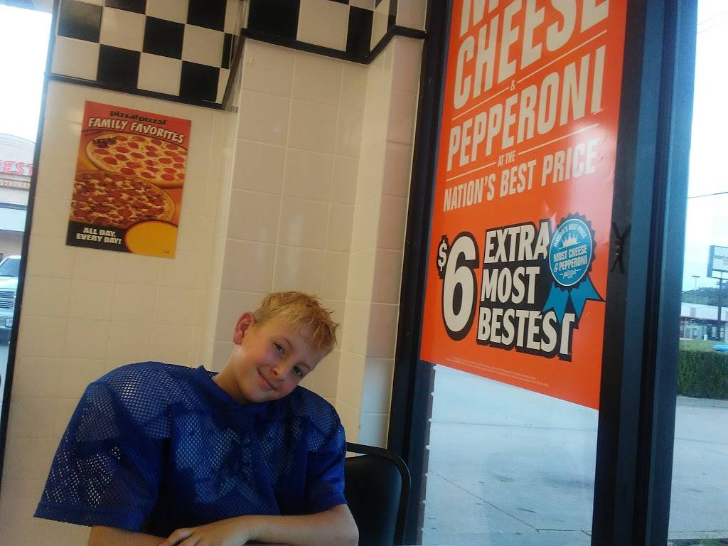 Little Caesars Pizza | meal takeaway | 2211 Fayetteville Rd, Van Buren, AR 72956, USA | 4794717471 OR +1 479-471-7471