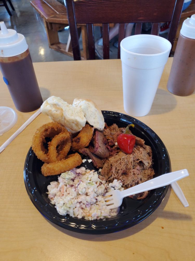 GGs BBQ | restaurant | 1600 US-50, Pueblo, CO 81008, USA | 7195424545 OR +1 719-542-4545