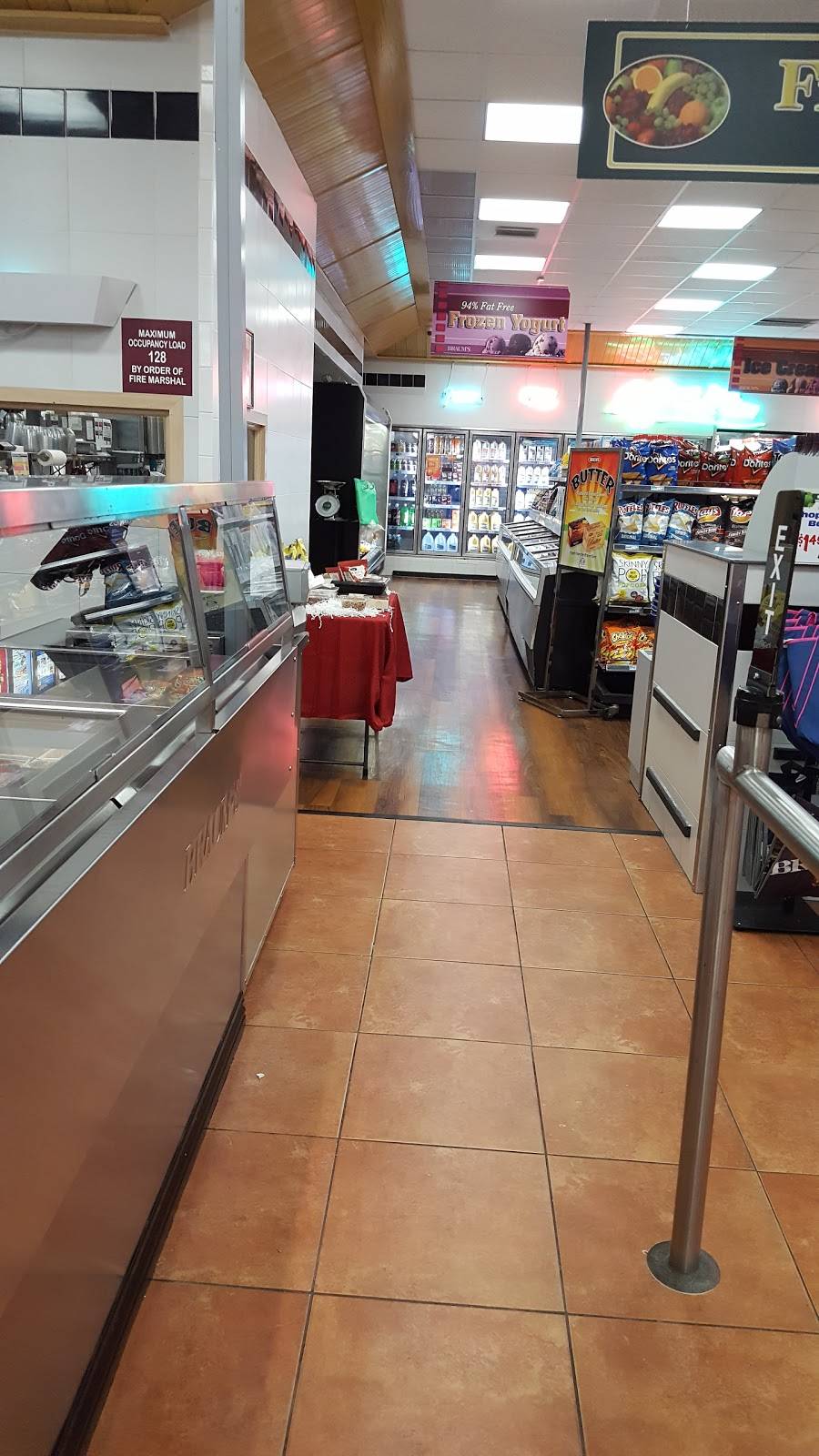 Braums Ice Cream & Burger Restaurant | restaurant | 9755 Greenville Ave, Dallas, TX 75243, USA | 2145037318 OR +1 214-503-7318