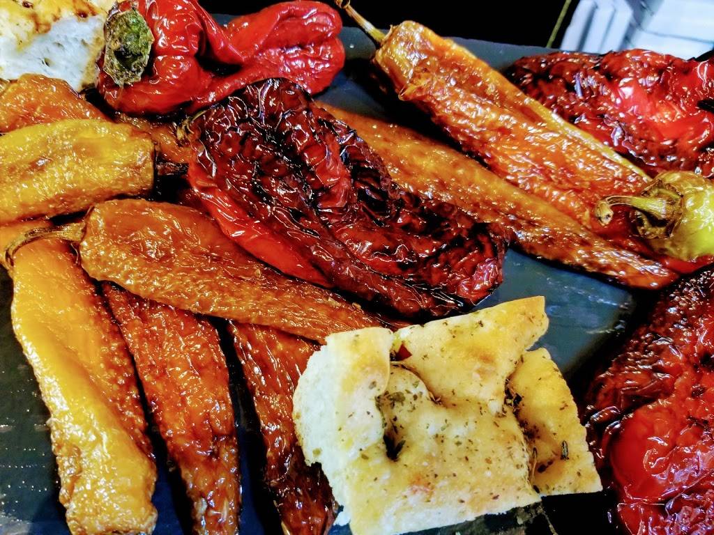 The Fat Tomato | restaurant | 38040 3rd St, Willoughby, OH 44094, USA | 4403068226 OR +1 440-306-8226