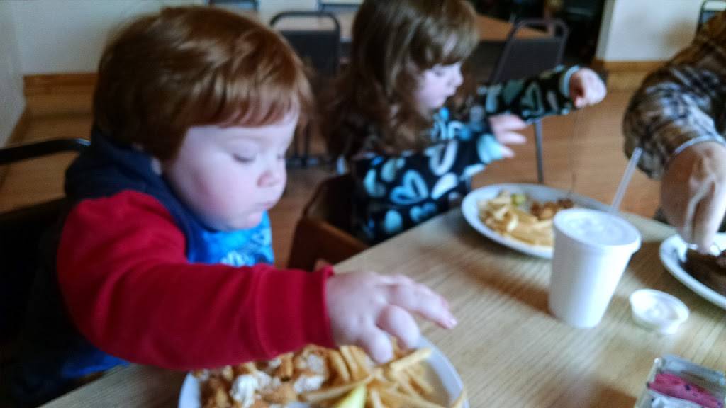 Coachs Golf & Grill | restaurant | 621 W Lena St, Lena, IL 61048, USA | 8153692222 OR +1 815-369-2222