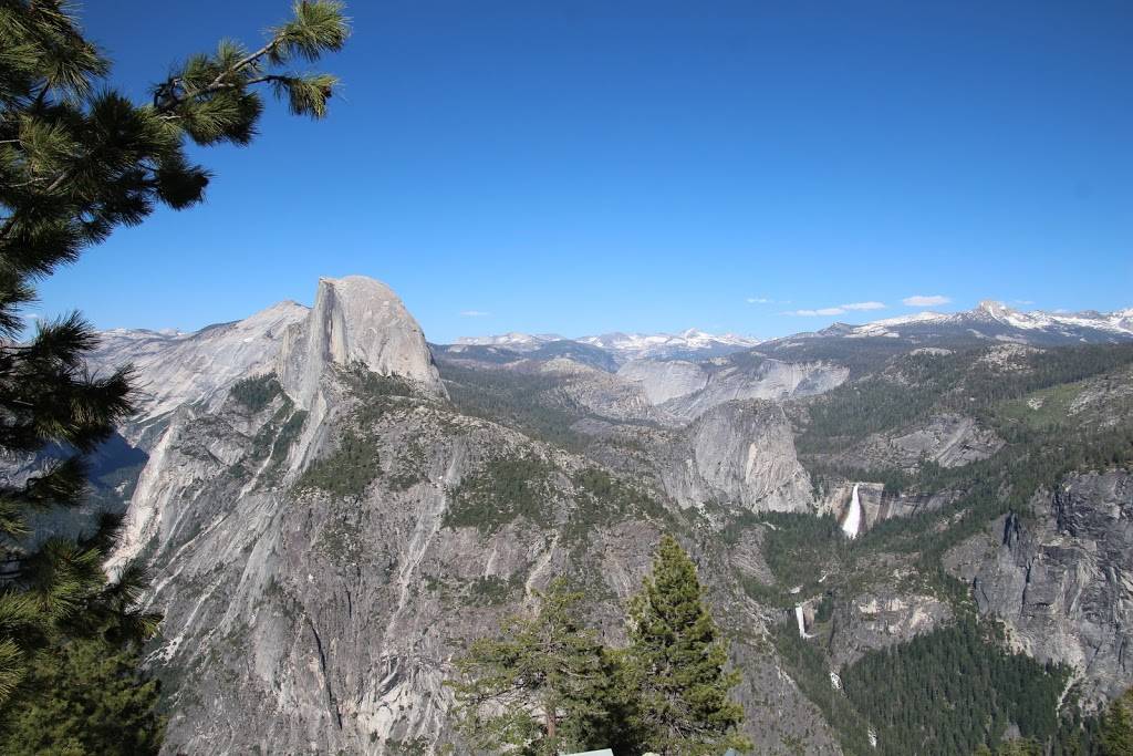 Glacier Point Gift Shop & Snack Stand | meal takeaway | Yosemite National Park, Glacier Point Rd, California 95389, USA | 2093721354 OR +1 209-372-1354
