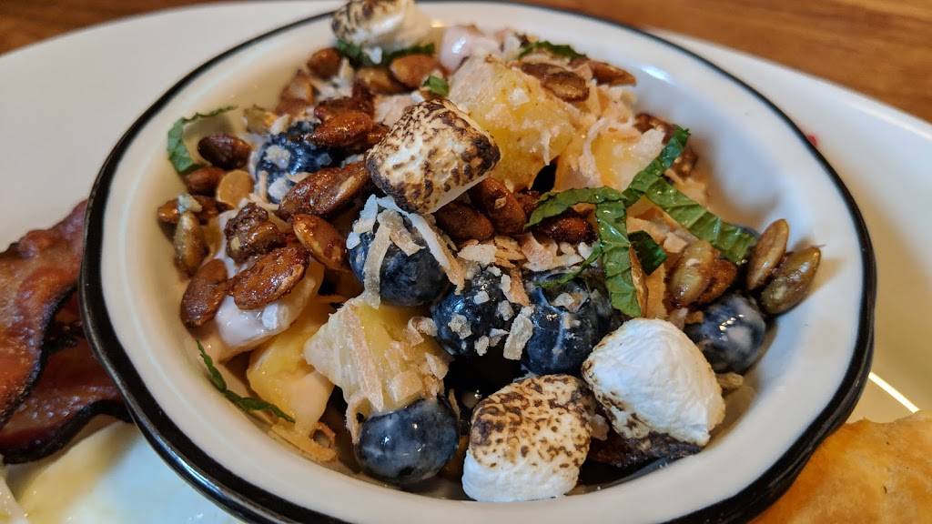 LLoyds Restaurant & Lounge | restaurant | 900 DeKalb Ave NE, Atlanta, GA 30307, USA | 4042287227 OR +1 404-228-7227