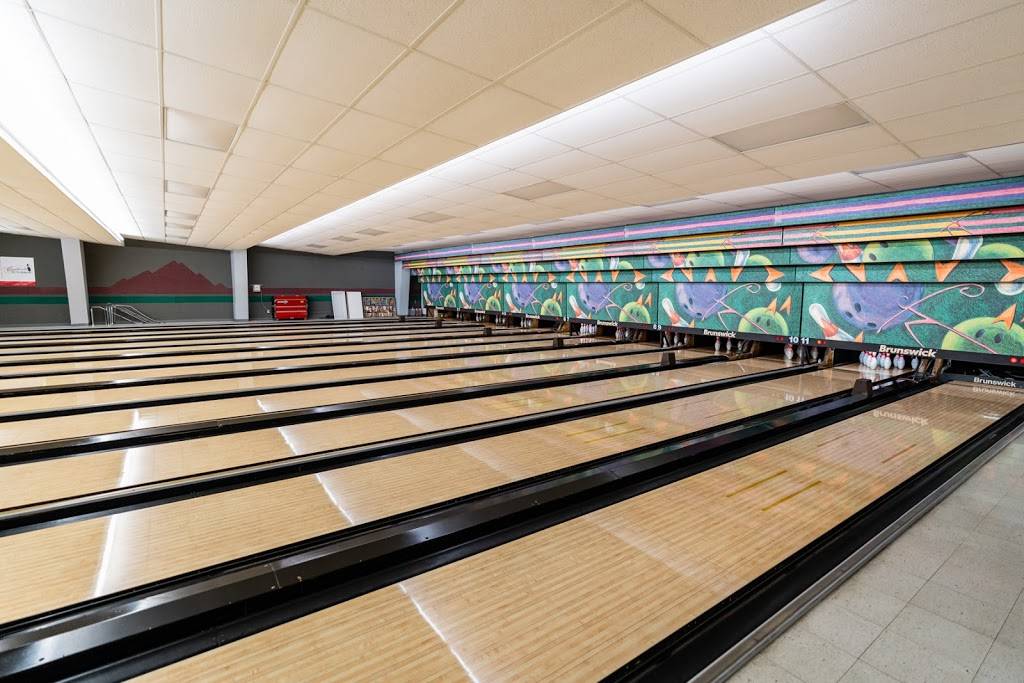 Sweetheart 10 Pin Bowling | restaurant | 2320 N Lincoln Ave, Loveland, CO 80538, USA | 9706673510 OR +1 970-667-3510