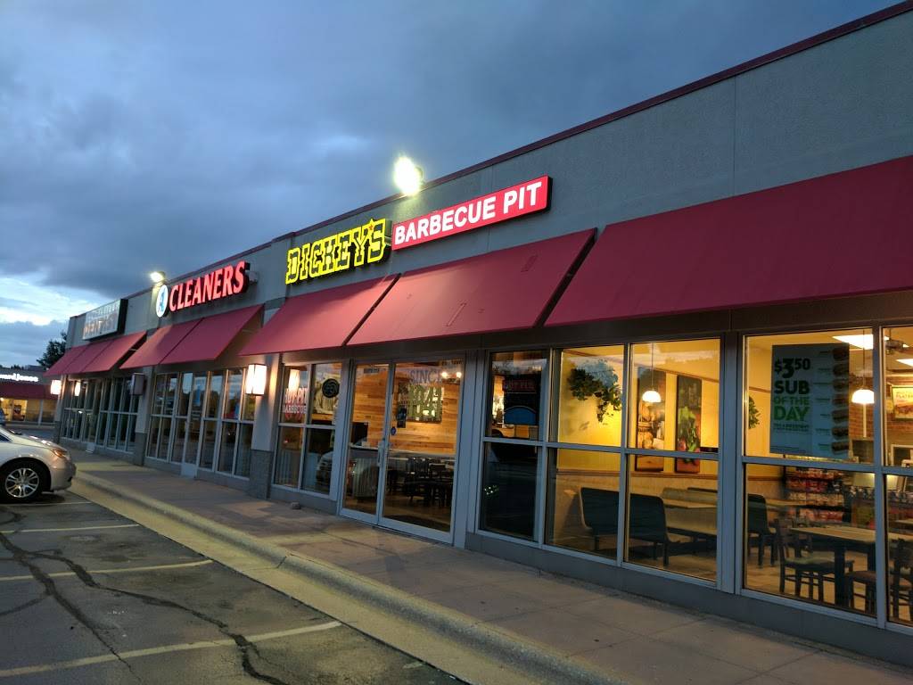 Dickeys Barbecue Pit | restaurant | 845 S Perryville Rd #115, Rockford, IL 61108, USA | 8155991110 OR +1 815-599-1110