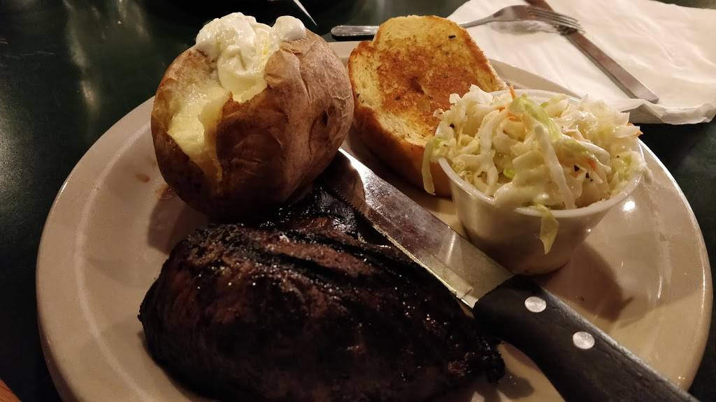 Flannigans | restaurant | 501 1st Ave, Coralville, IA 52241, USA | 3193511904 OR +1 319-351-1904