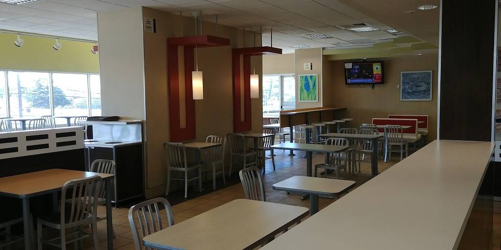 Jack in the Box | restaurant | 1724 W, CA-1, Lomita, CA 90717, USA | 3103265225 OR +1 310-326-5225