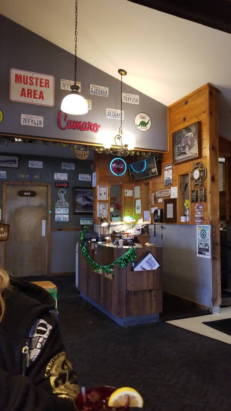 BlondZees Guest House Restaurant & Lounge | night club | 4850 Portland Rd NE, Salem, OR 97305, USA | 5033904689 OR +1 503-390-4689