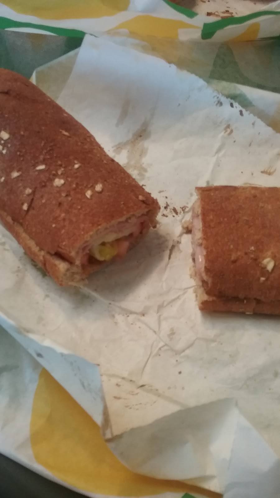 Subway | restaurant | 845 S Perryville Rd, East Bridge Center Suite #111, Rockford, IL 61108, USA | 8157088821 OR +1 815-708-8821