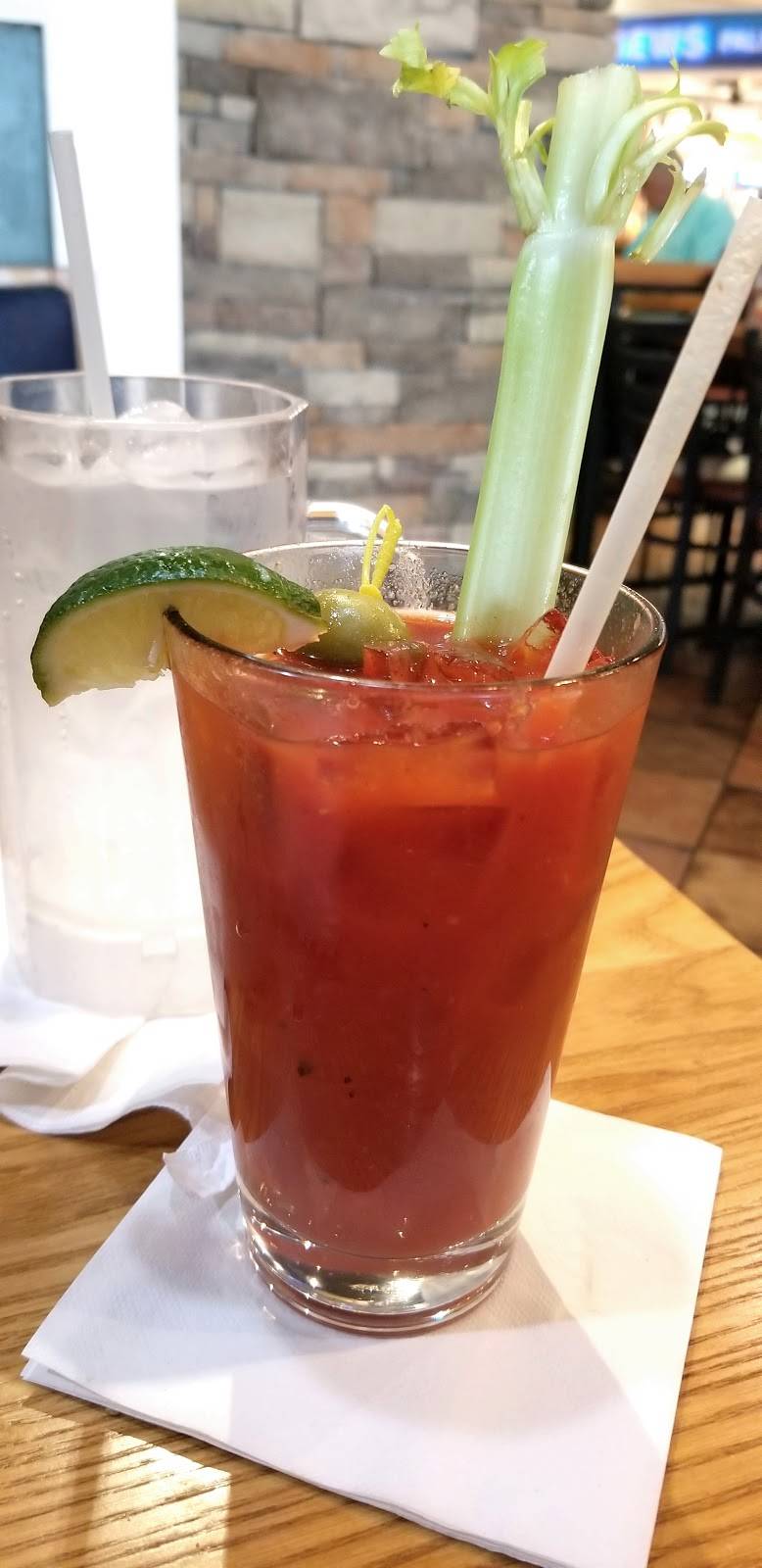 Chilis Grill & Bar | restaurant | 1000 Turnage Blvd, Terminal C, Gate 9 Suite 124, West Palm Beach, FL 33406, USA | 5616830834 OR +1 561-683-0834