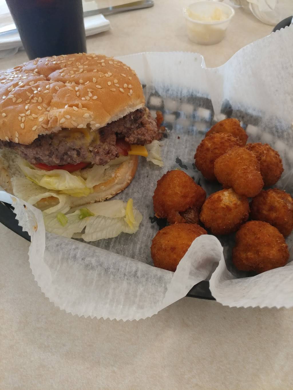 Howards Hoagies Restaurant | restaurant | 2011 McCartney Ave, Ypsilanti, MI 48198, USA | 7344841707 OR +1 734-484-1707