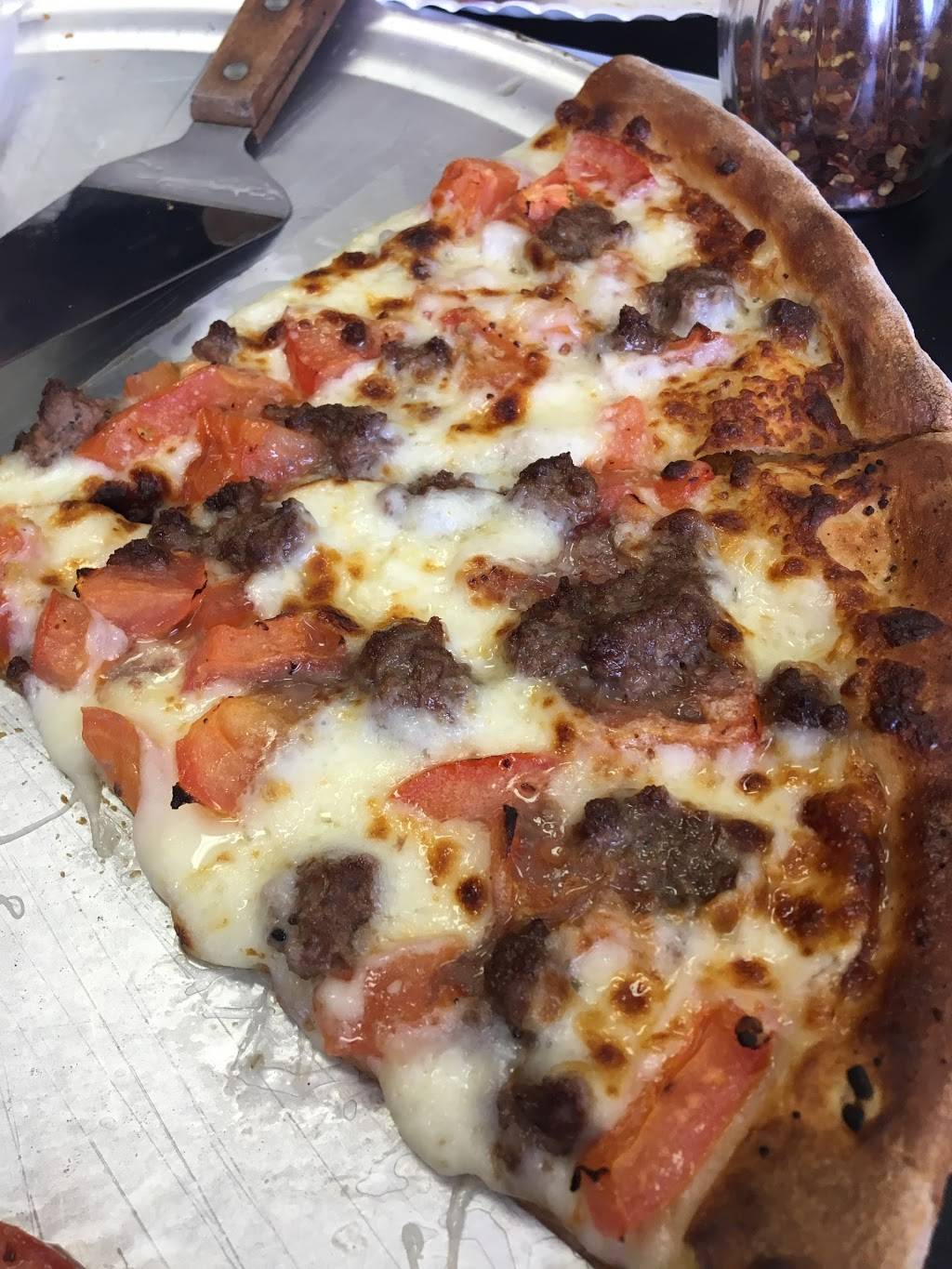 Jonuzis Pizza | restaurant | 1776 Teasley Ln #103, Denton, TX 76205, USA | 9405650000 OR +1 940-565-0000