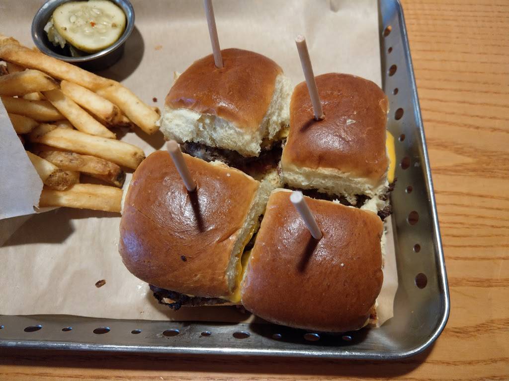 Chilis Grill & Bar | meal takeaway | 899 El Camino Real, San Bruno, CA 94066, USA | 6509522692 OR +1 650-952-2692