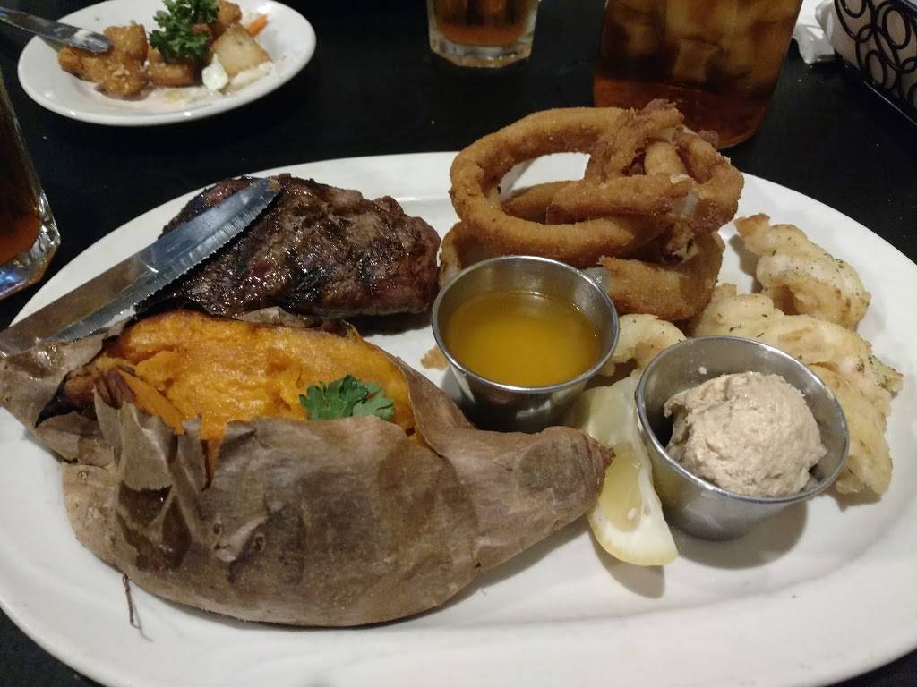 McVeys Restaurant | restaurant | 312 E Commercial Ave, Lowell, IN 46356, USA | 2196967784 OR +1 219-696-7784