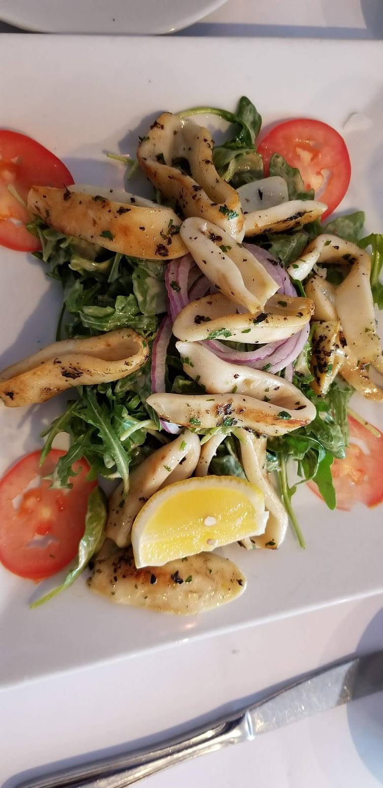 Giannas | restaurant | 1034 N Broadway, Yonkers, NY 10701, USA | 9143750106 OR +1 914-375-0106