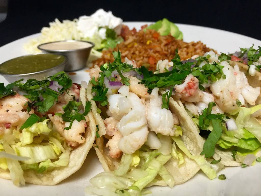 Public House of Woodstock | restaurant | 101 N Johnson St, Woodstock, IL 60098, USA | 8153376060 OR +1 815-337-6060