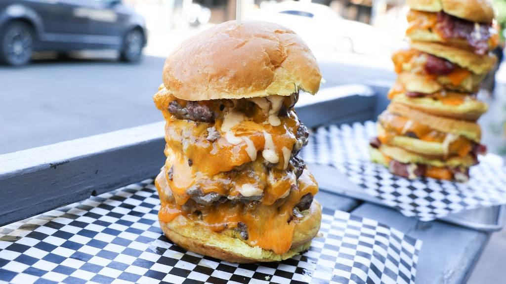 Top Gun Burger | restaurant | 1960 Lawrence Ave E, Scarborough, ON M1R 2Z1, Canada | 4167929440 OR +1 416-792-9440