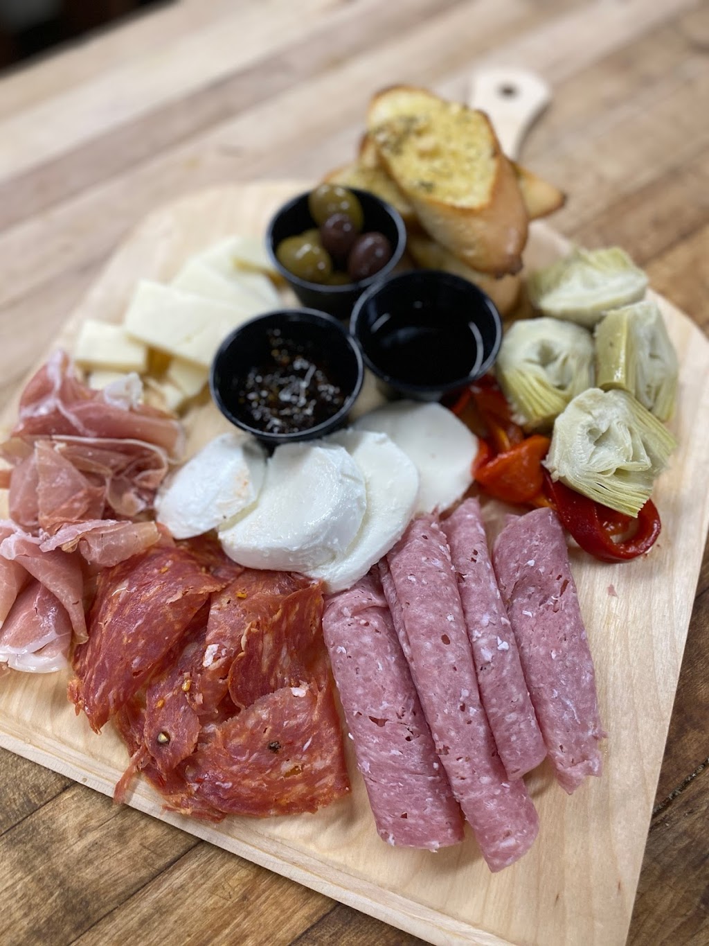 Aldos Restaurant | restaurant | 130 Chapel St, New Shoreham, RI 02807, USA | 4014665871 OR +1 401-466-5871