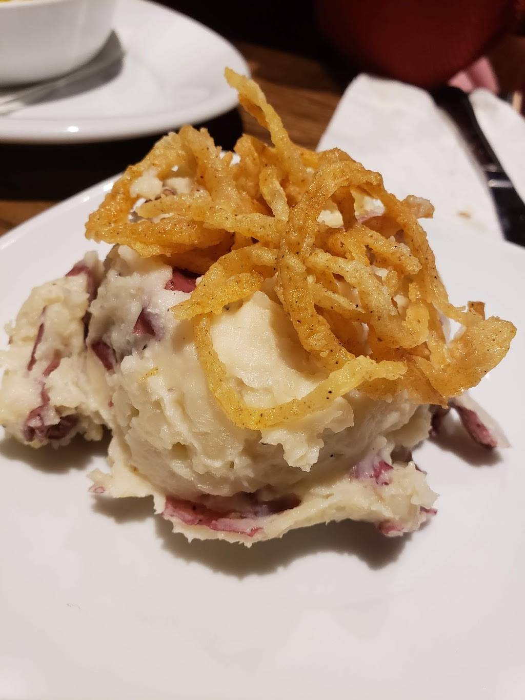 Elephant & Castle | restaurant | 1941 Tower Dr, Glenview, IL 60026, USA | 8477305863 OR +1 847-730-5863