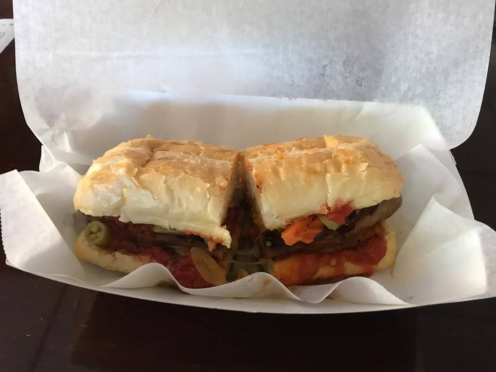 North Avenue Tap | restaurant | 637 North Ave, Waukegan, IL 60085, USA | 8476235710 OR +1 847-623-5710