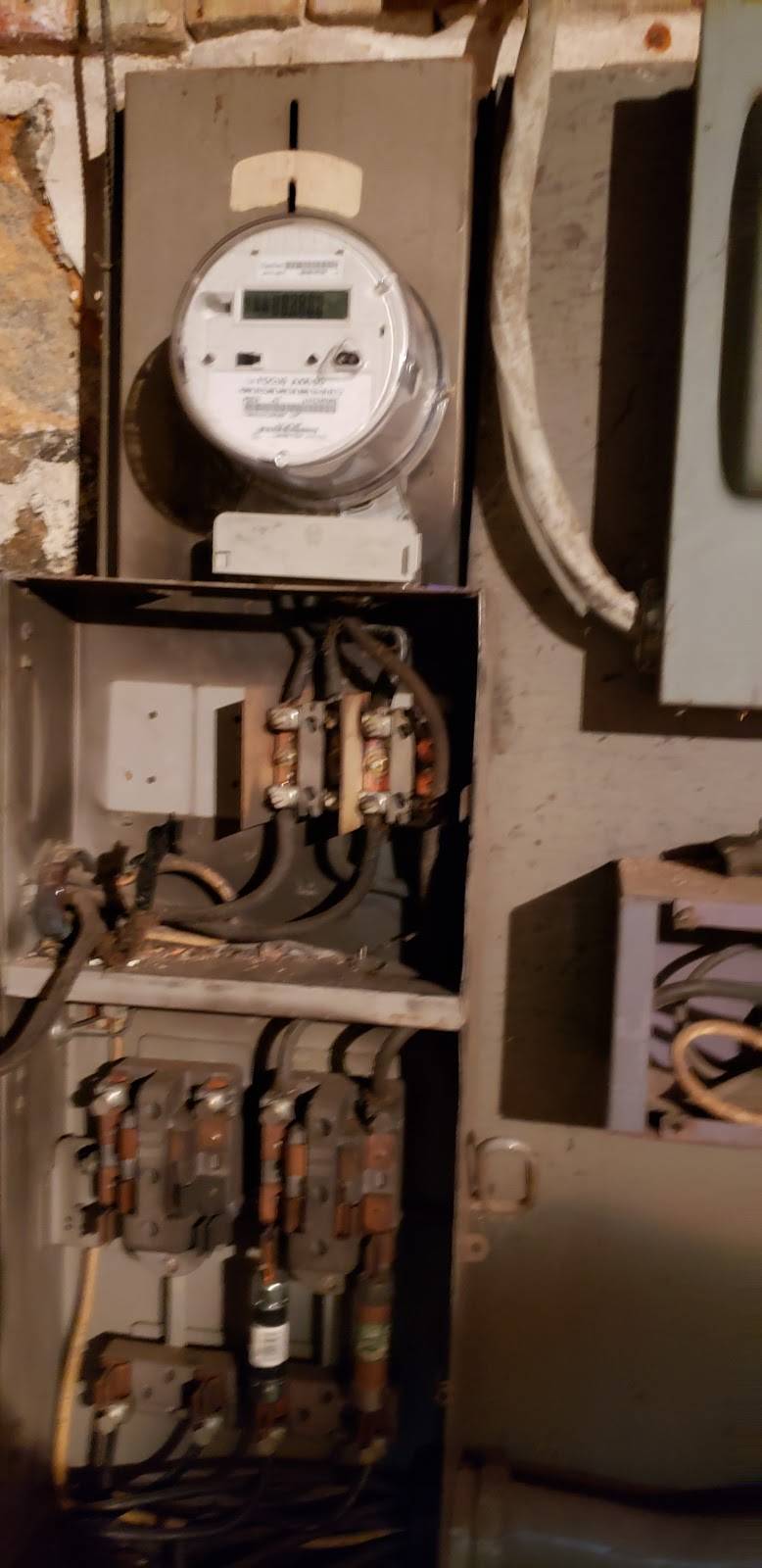 Crown Fried Chicken | restaurant | 4002 Market St, Philadelphia, PA 19104, USA | 2153872021 OR +1 215-387-2021