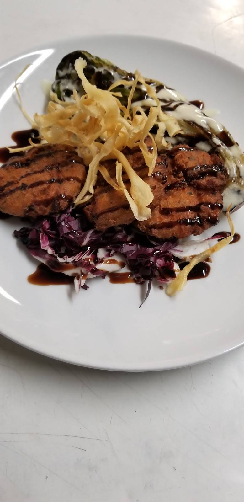 Nora | restaurant | 2181 Murray Hill Rd, Cleveland, OH 44106, USA | 2162315977 OR +1 216-231-5977