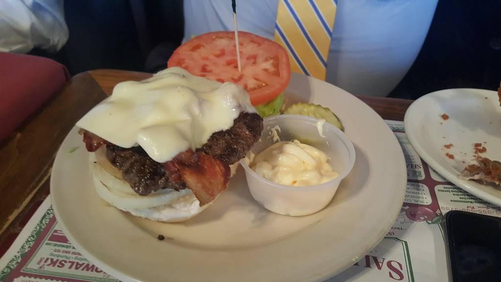 Sally Pursells Country Inn | restaurant | 891 W County Rd, Sugarloaf, PA 18249, USA | 5703843478 OR +1 570-384-3478