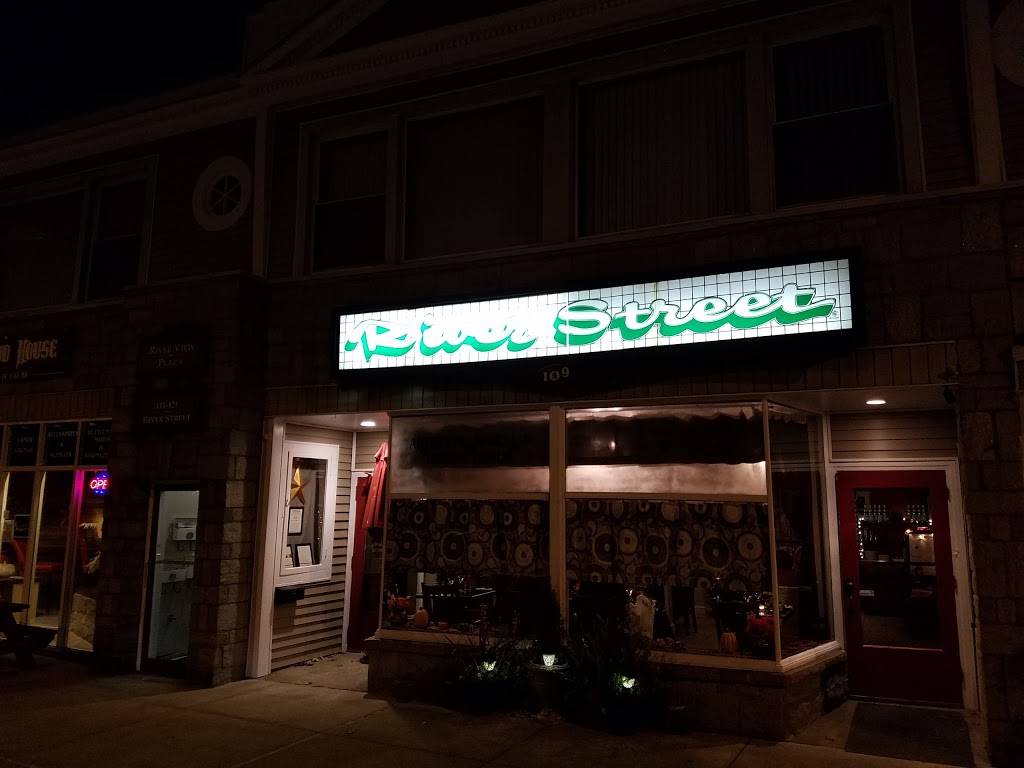 River Street Restaurant | restaurant | 109 River St, Milford, CT 06460, USA | 2038820071 OR +1 203-882-0071