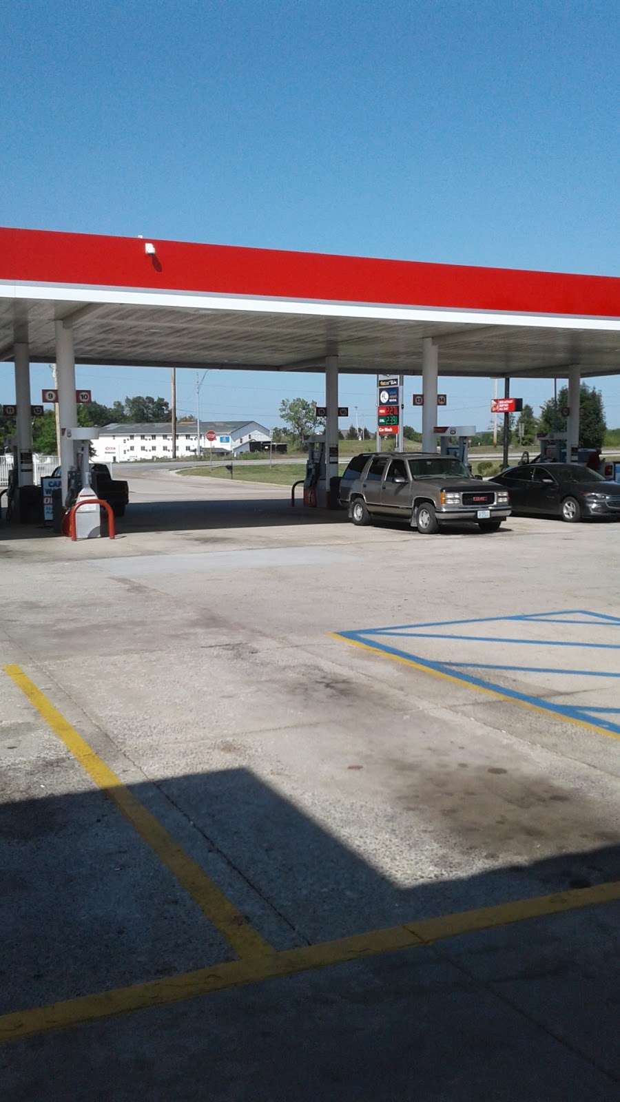 FastLane Troy | restaurant | 310 State Hwy 47, Troy, MO 63379, USA | 6365280872 OR +1 636-528-0872