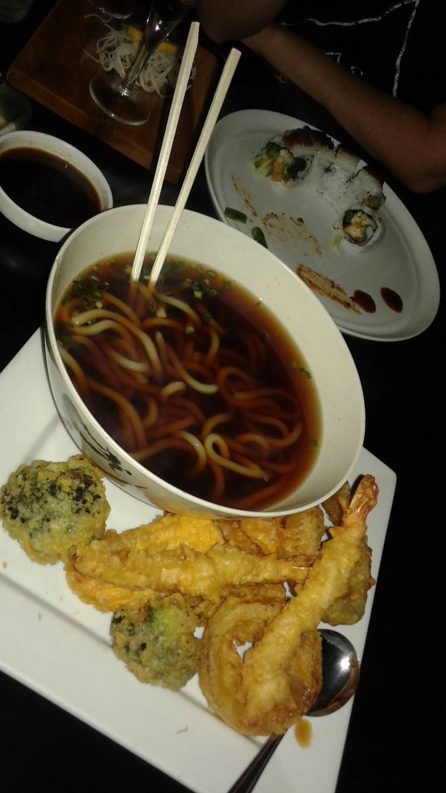 Diva Thai & Sushi Bar | restaurant | 3542 N Halsted St, Chicago, IL 60657, USA | 7738570571 OR +1 773-857-0571