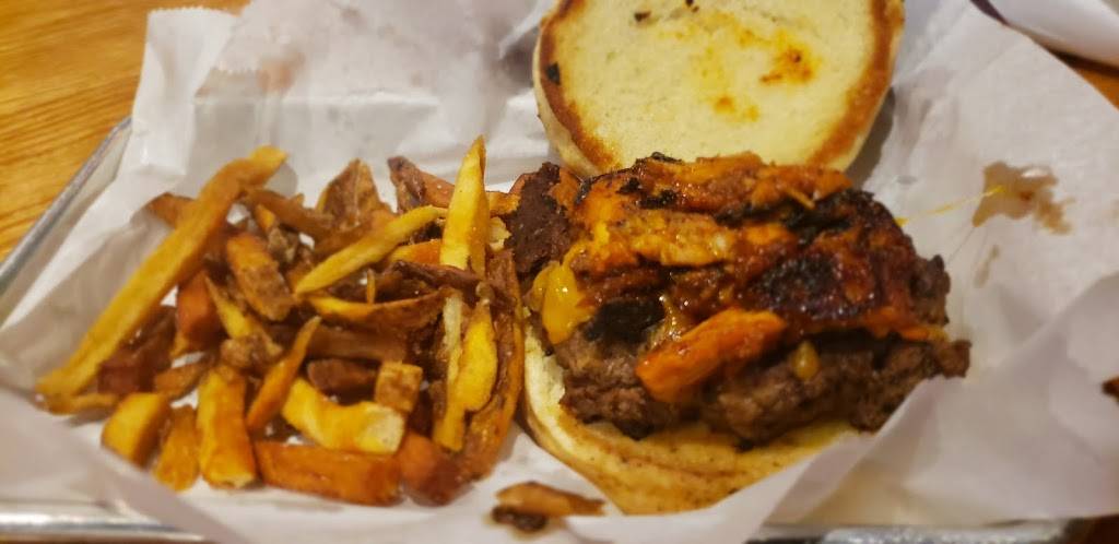 Whistle Punk Grill & Taphouse | restaurant | 35 E Main St, Richwood, WV 26261, USA | 3048462020 OR +1 304-846-2020