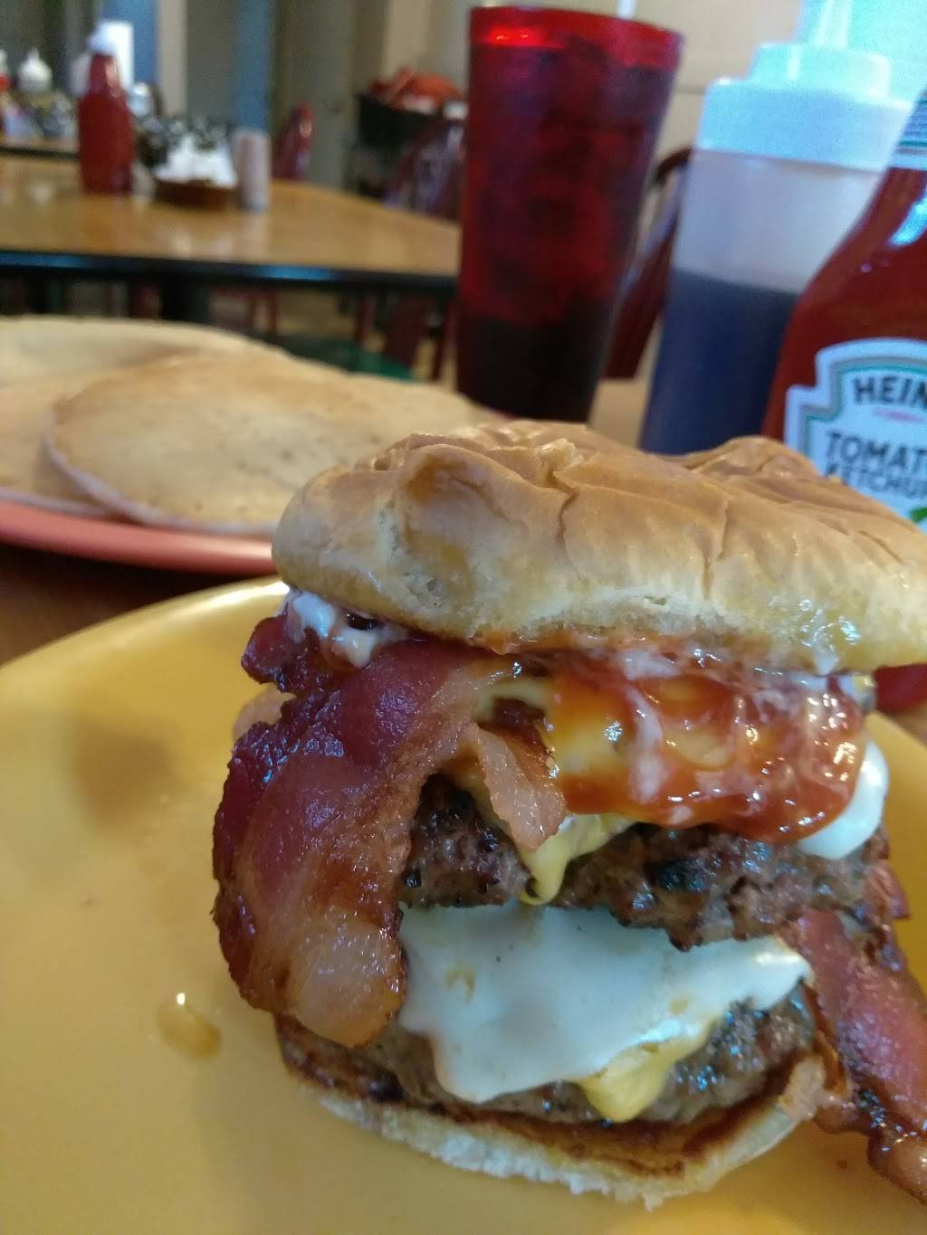 Gammys | restaurant | 1965 Lane Ave S, Jacksonville, FL 32210, USA | 9045032474 OR +1 904-503-2474