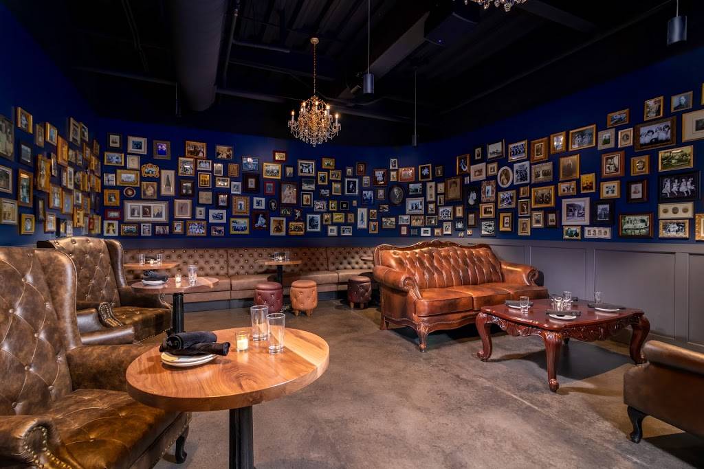 The White Rabbit Bar | restaurant | 207 N Gilbert Rd, Gilbert, AZ 85234, USA | 4807500099 OR +1 480-750-0099