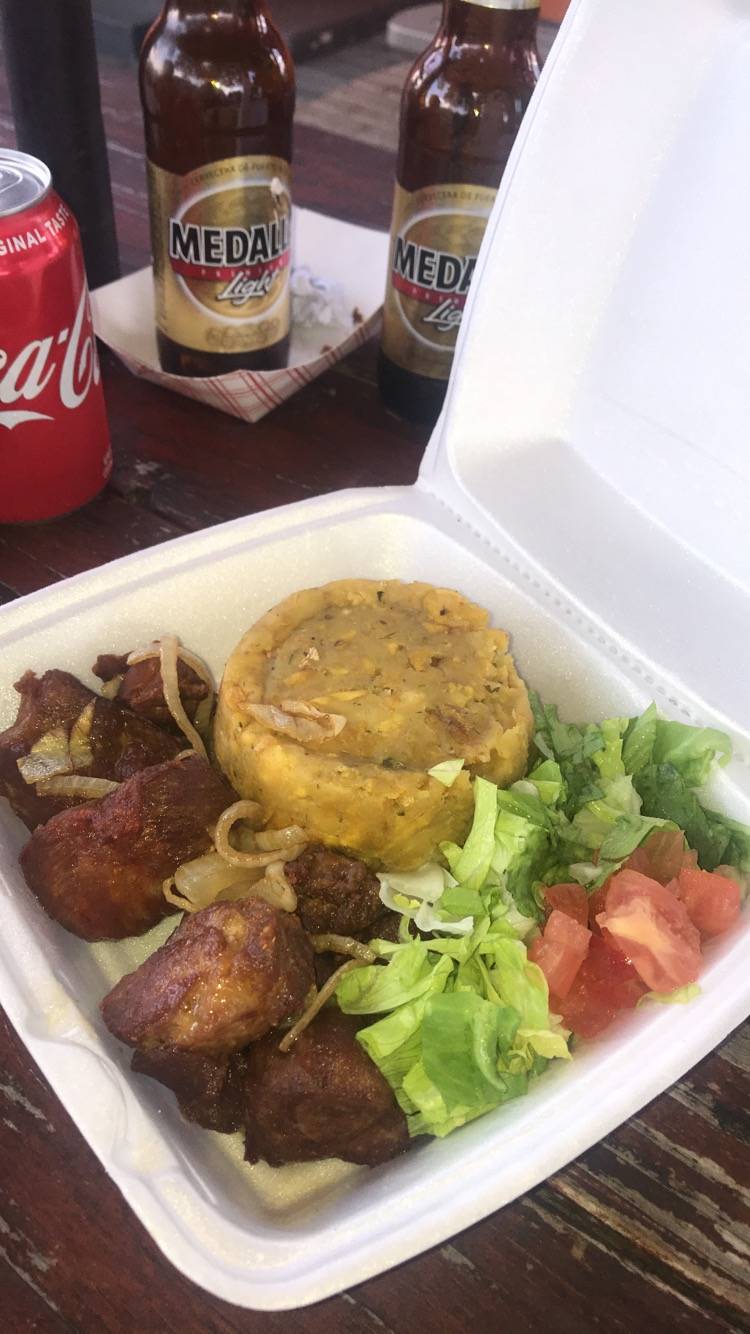 Papis Pinchos | restaurant | 133 W Orange St, Groveland, FL 34736, USA | 3525578033 OR +1 352-557-8033