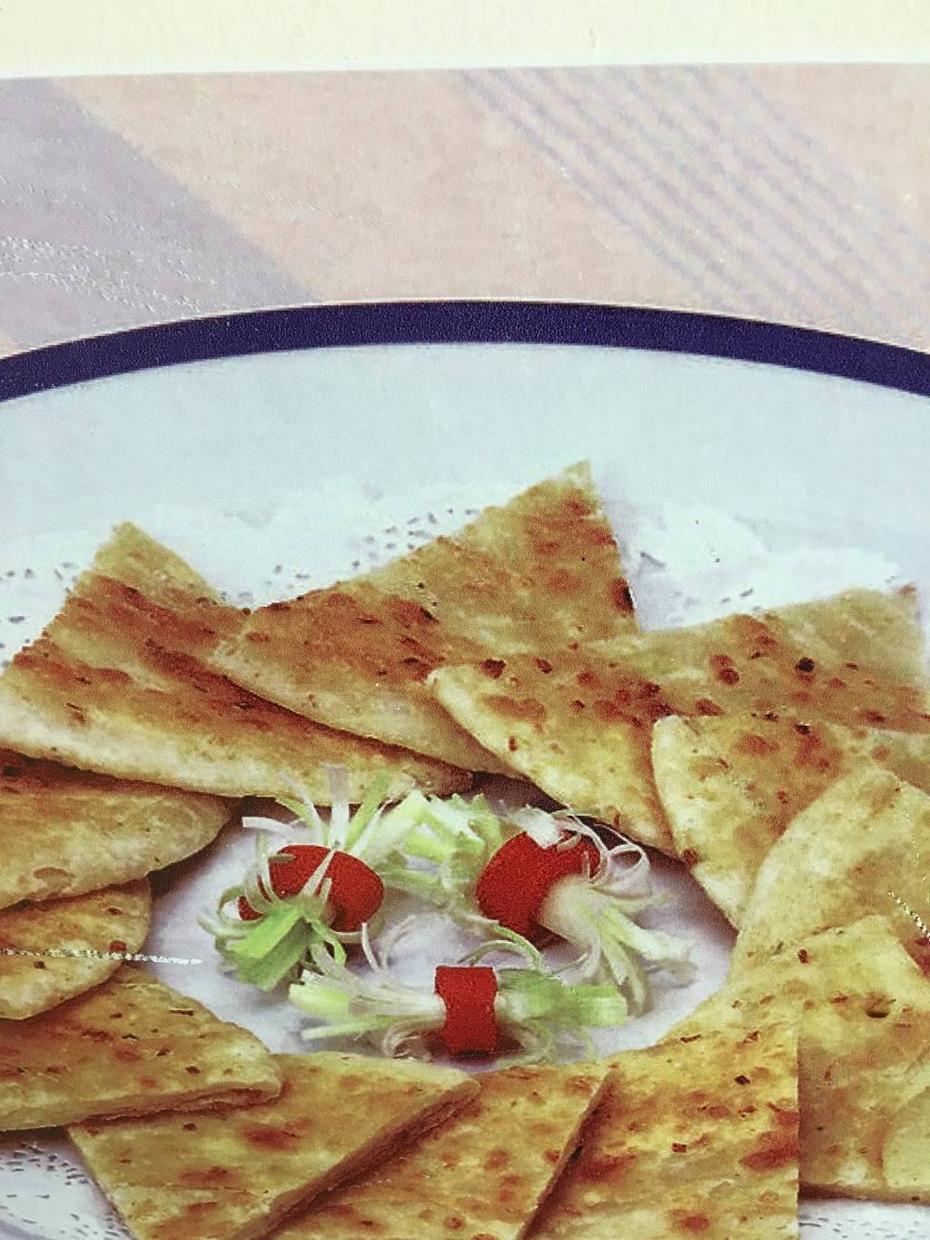 East Meets West | restaurant | 41 New Britain Ave, Rocky Hill, CT 06067, USA | 8605632009 OR +1 860-563-2009