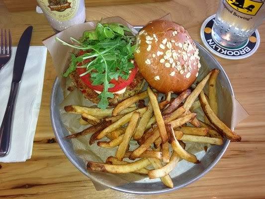 Burger Bar Chicago - Lincoln Park | restaurant | 1578 N Clybourn Ave, Chicago, IL 60642, USA | 3122550055 OR +1 312-255-0055