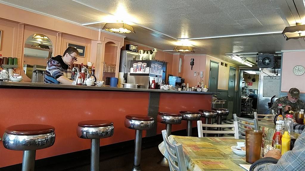 Village Book & Table | restaurant | 29 W Main St, Fairfield, PA 17320, USA | 7176425650 OR +1 717-642-5650