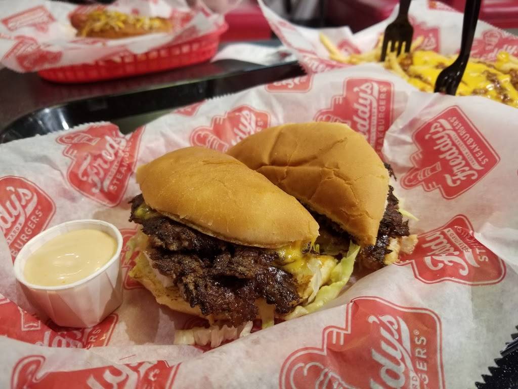 Freddys Frozen Custard & Steakburgers | restaurant | 25 Lake Michigan Dr, Grand Rapids, MI 49544, USA | 6162886388 OR +1 616-288-6388