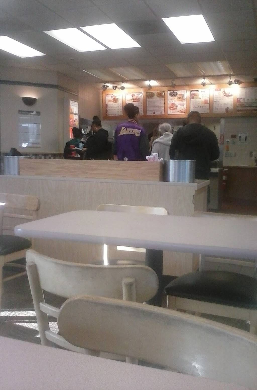 Wendys | restaurant | 683 Lake Ave, Rochester, NY 14613, USA | 5852542860 OR +1 585-254-2860