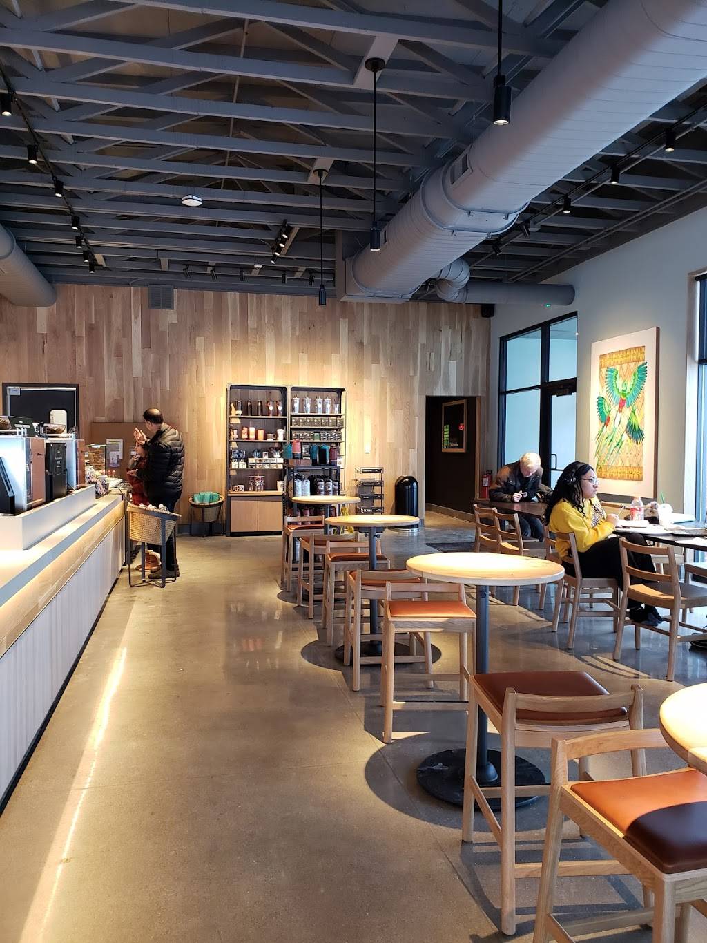 Starbucks | cafe | 3232 Middle Rd, Bettendorf, IA 52722, USA | 5633402452 OR +1 563-340-2452