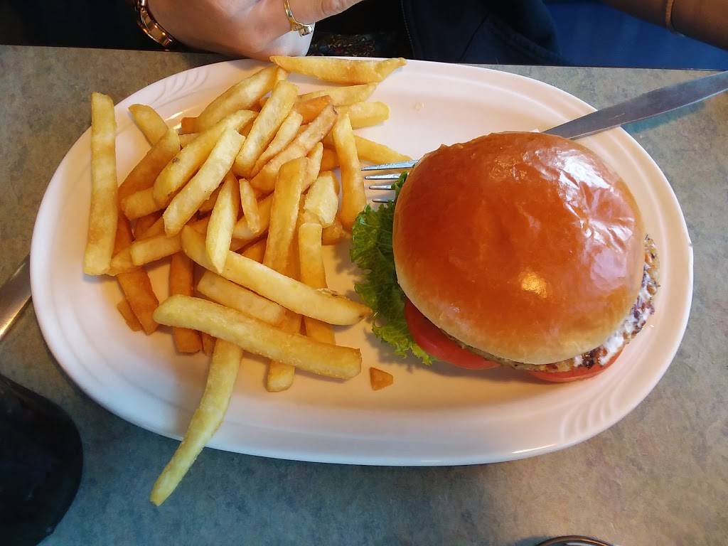 Friendlys | restaurant | 1210 Hooper Ave, Toms River, NJ 08753, USA | 7323498853 OR +1 732-349-8853