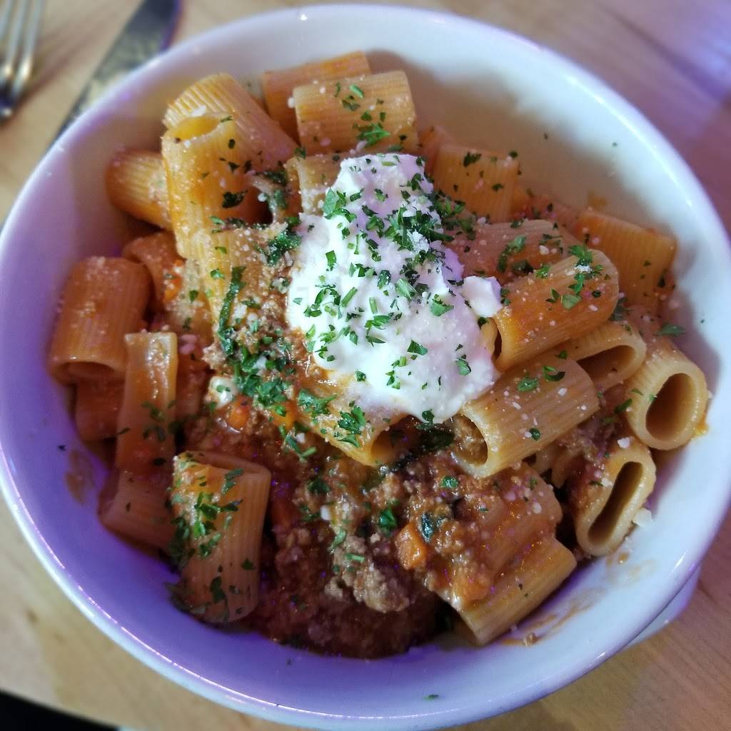 Camilles Wood Fired Pizza | restaurant | 23 Fieldstone Commons, Tolland, CT 06084, USA | 8608966976 OR +1 860-896-6976