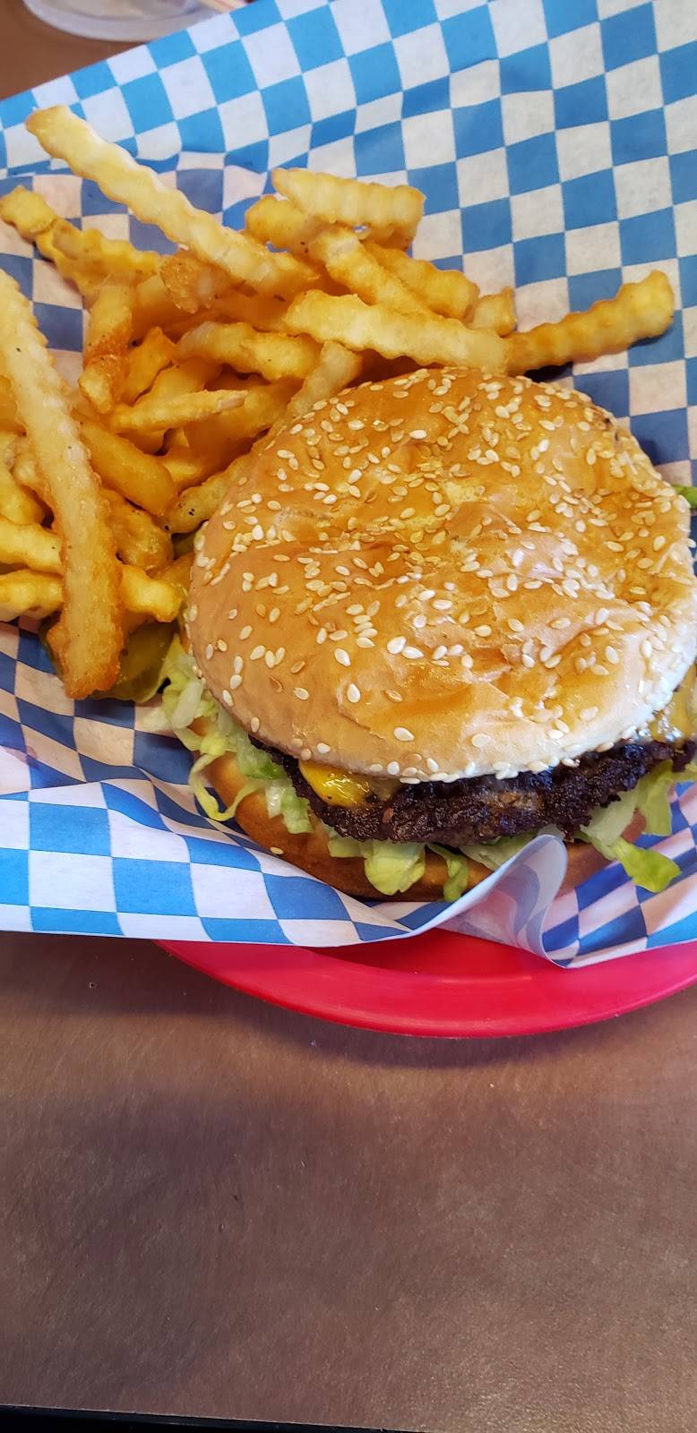 Highway 12 Drive-Inn | restaurant | 10220 US-12, Rochester, WA 98579, USA | 3602737549 OR +1 360-273-7549