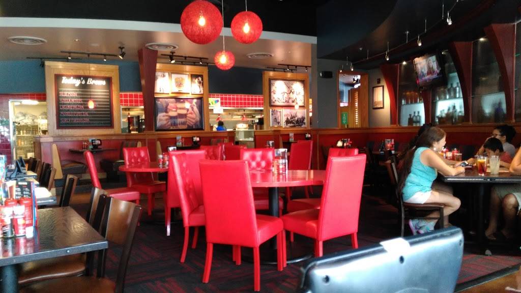 Red Robin Gourmet Burgers and Brews | restaurant | 2605 S Oneida St #100, Green Bay, WI 54304, USA | 9204999260 OR +1 920-499-9260