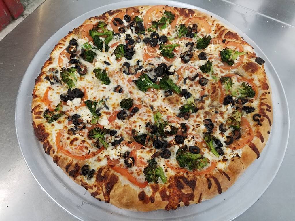 Lolas Pizzeria | restaurant | 16 Church St, North Walpole, NH 03609, USA | 6034457151 OR +1 603-445-7151