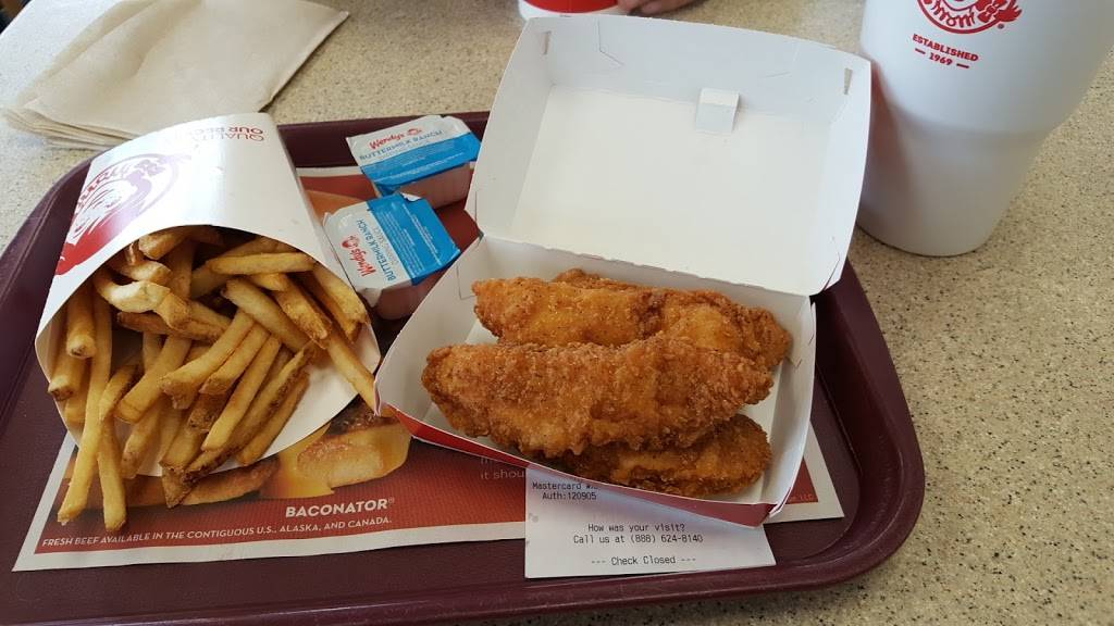 Wendys | restaurant | 1445 S Division St, Traverse City, MI 49684, USA | 2319418182 OR +1 231-941-8182