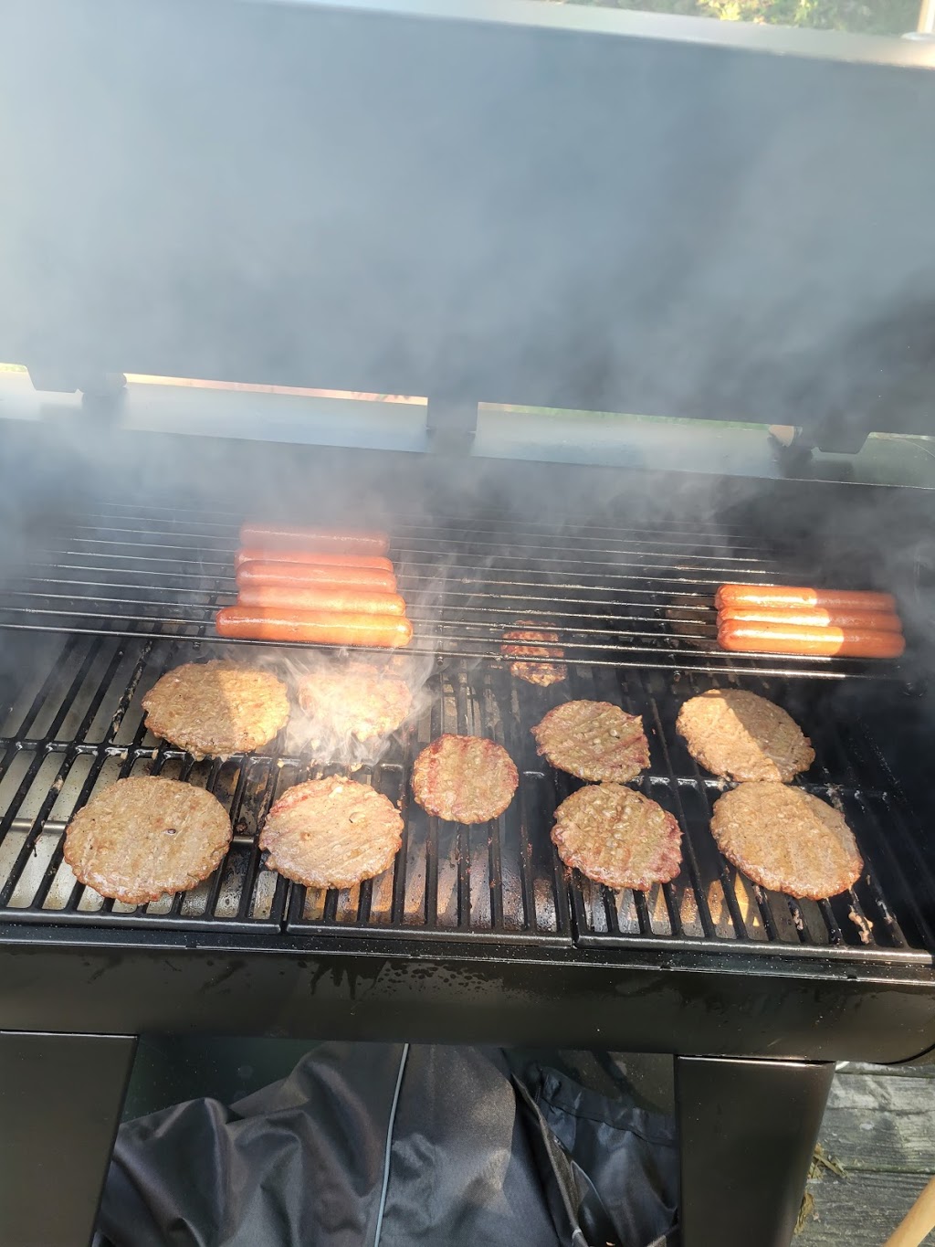 The Smokin Dragon BBQ | restaurant | 206 Cool Spring Rd, Strasburg, VA 22657, USA | 5403856329 OR +1 540-385-6329