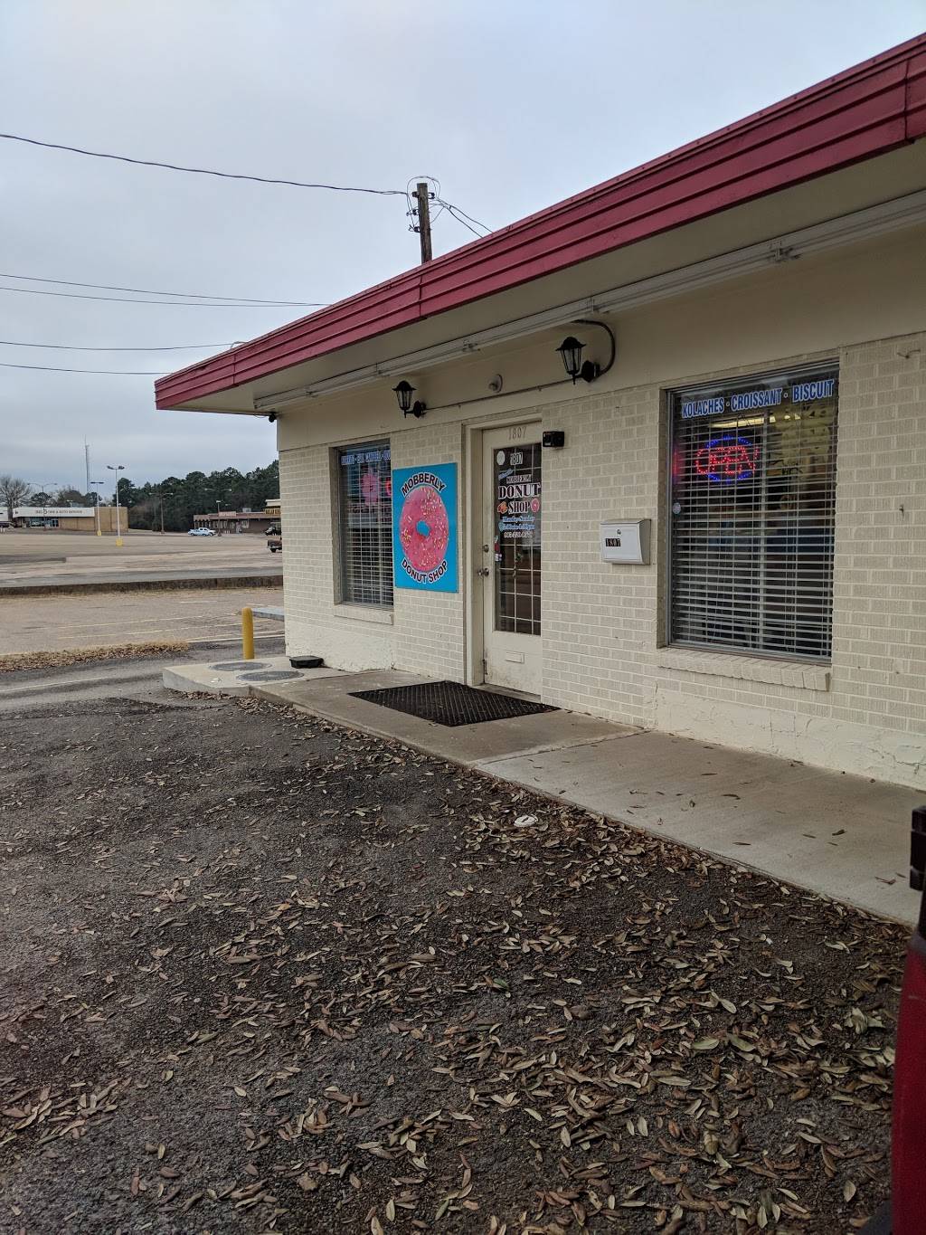 Mobberly Donut Shop | restaurant | Longview, TX 75602, USA | 9032200576 OR +1 903-220-0576