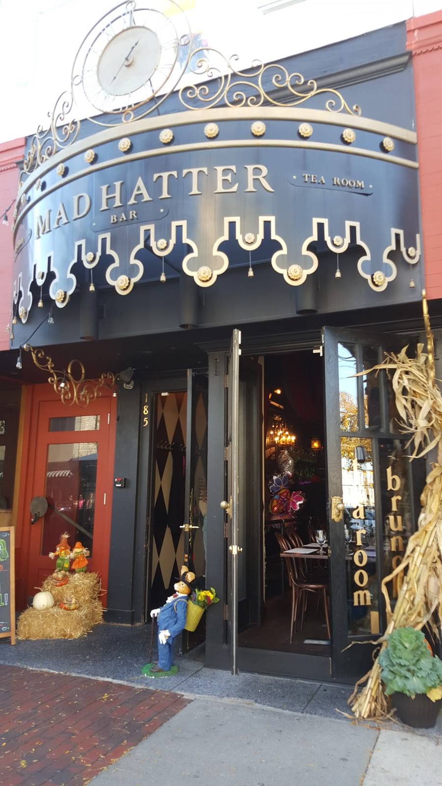 Mad Hatter Bistro | cafe | 185 N Old Woodward Ave, Birmingham, MI 48009, USA | 2485400000 OR +1 248-540-0000